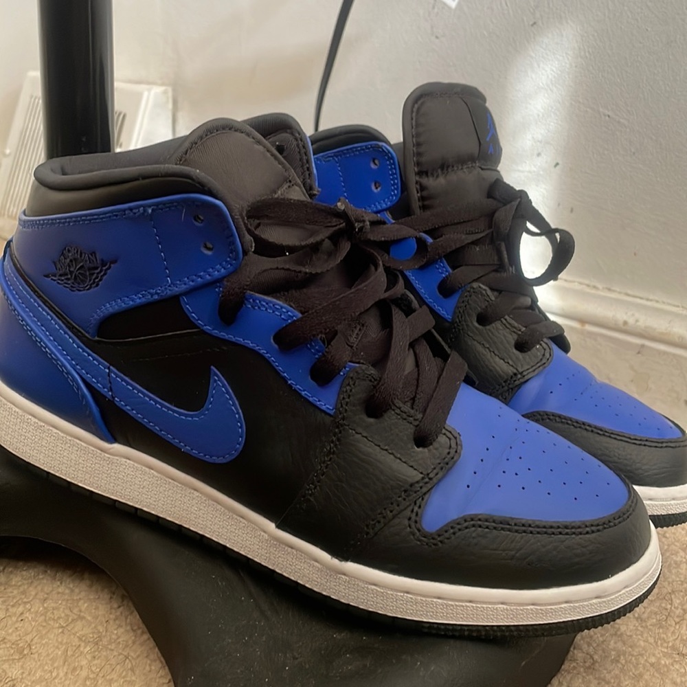 Size 9 retro 1s
